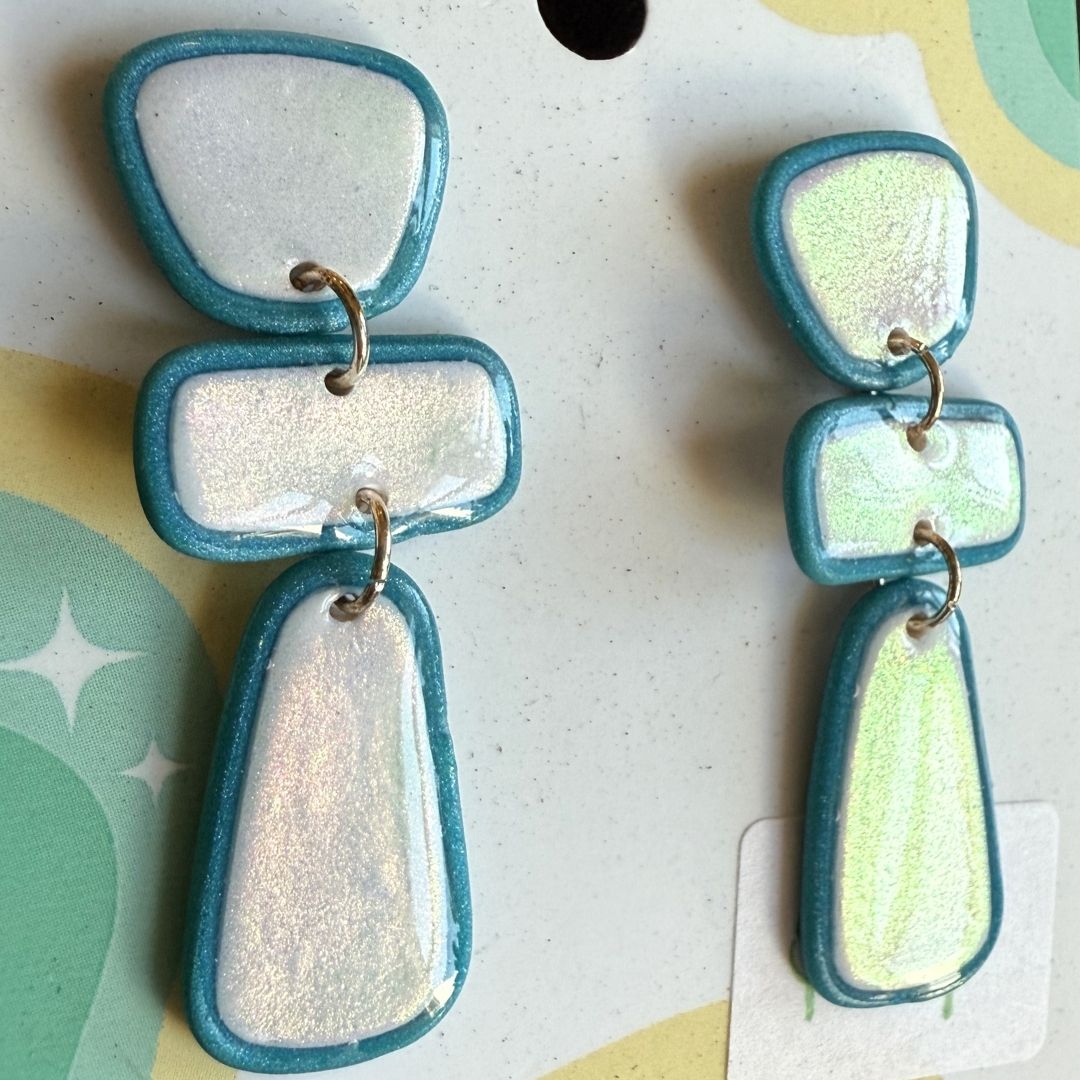 Color Shift Teal Pebbles