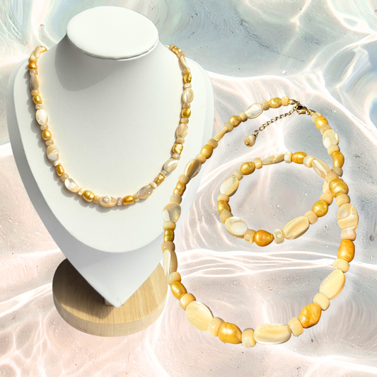 HoneyDrop Pearl Necklace